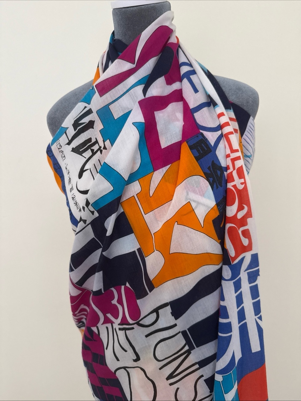 AUTHENTIC FENDI Vintage 2000s multicolor ABSTRACT ART scarf/sarong voile shawl - Picture 13 of 14